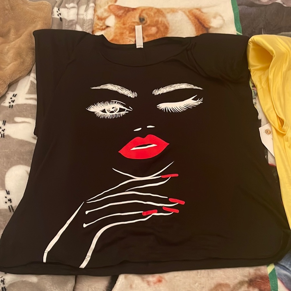 Black T-shirt